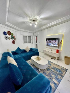 Seaside Chic 2BR Apt in Malabata